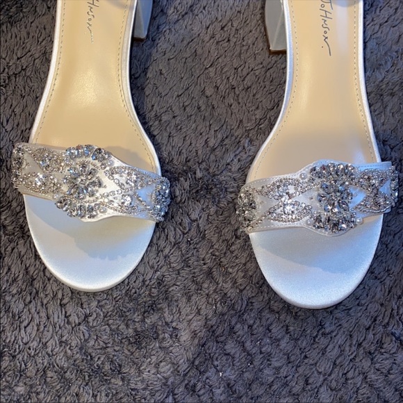 Betsy Johnson wedding shoes block heel - Picture 3 of 6